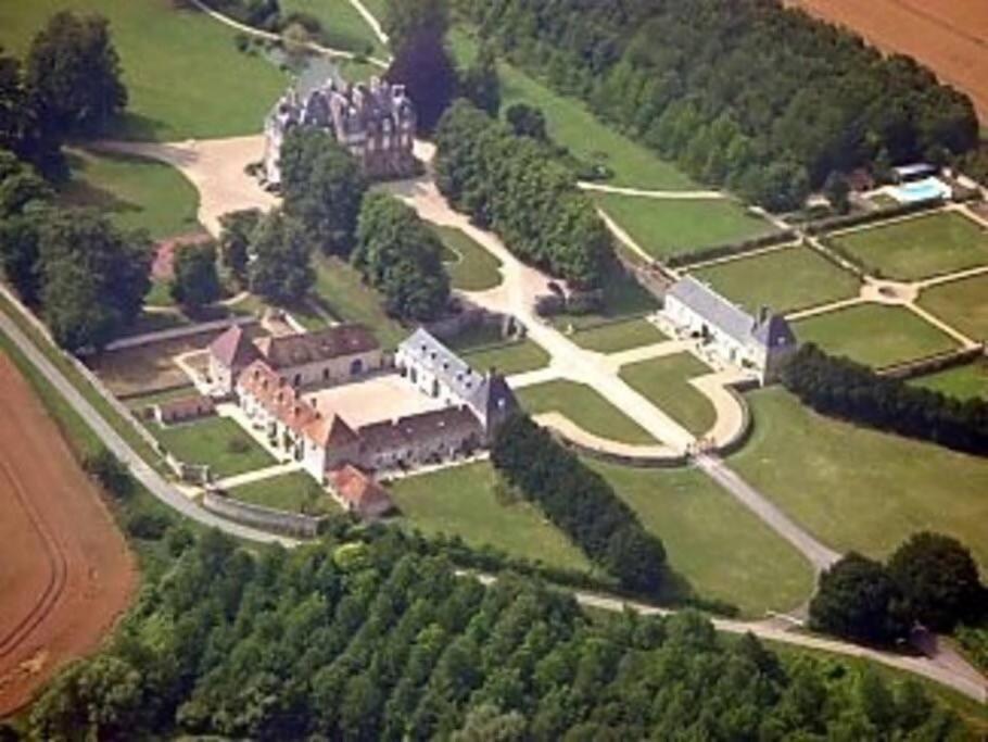 Charming Romantic Tower In Chateau Estate Ocquerre Buitenkant foto