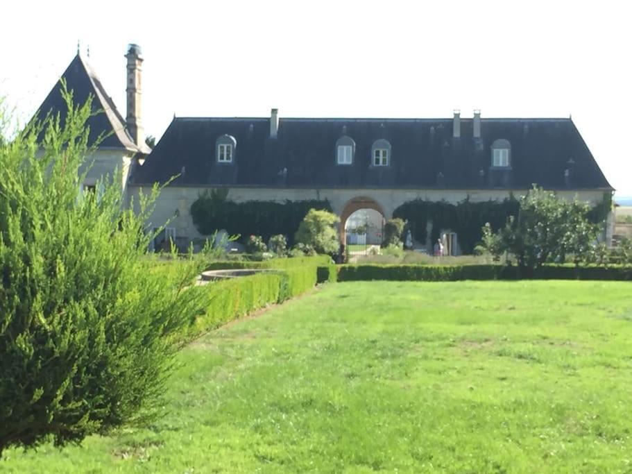 Charming Romantic Tower In Chateau Estate Ocquerre Buitenkant foto